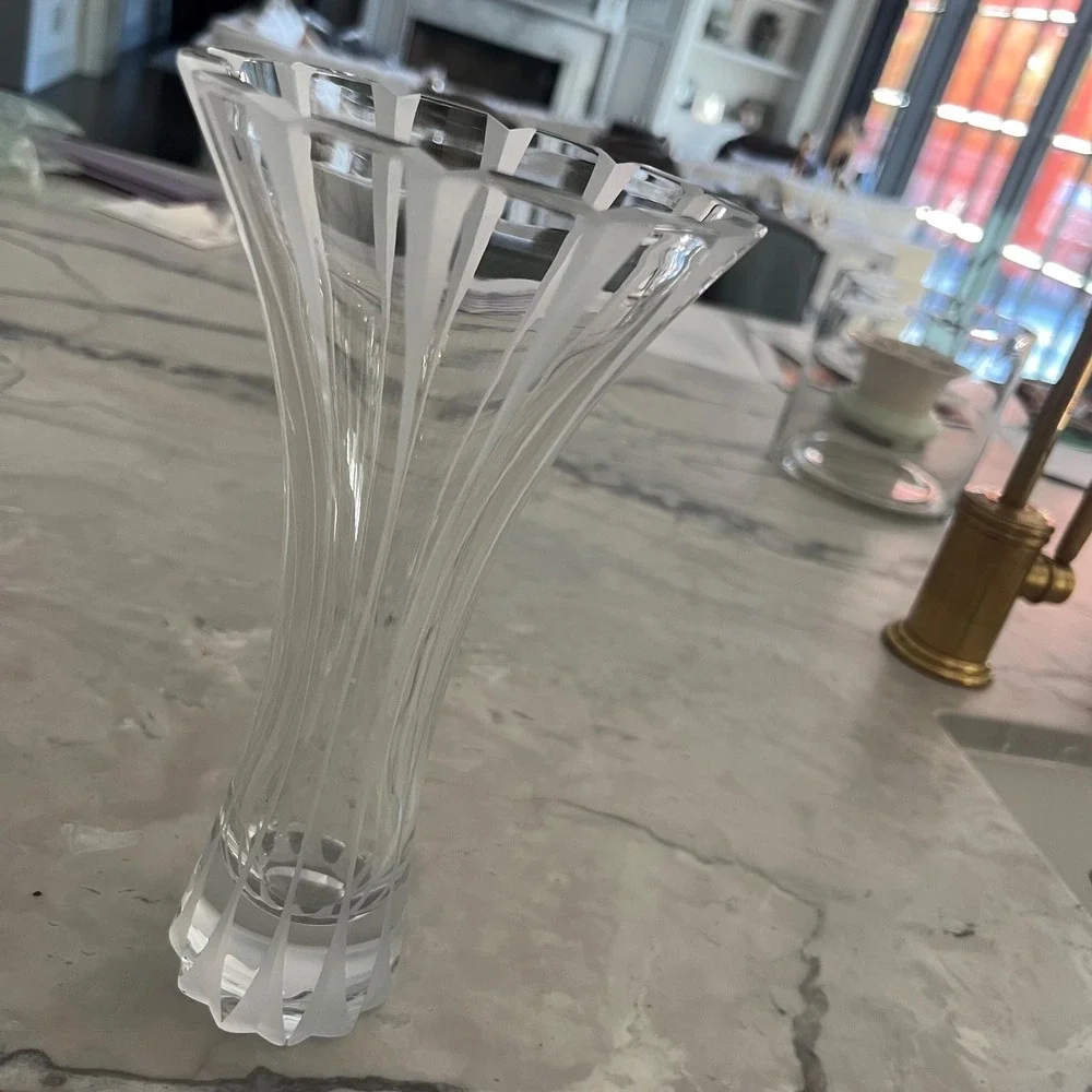 Fluted crystal vase -‎ 9